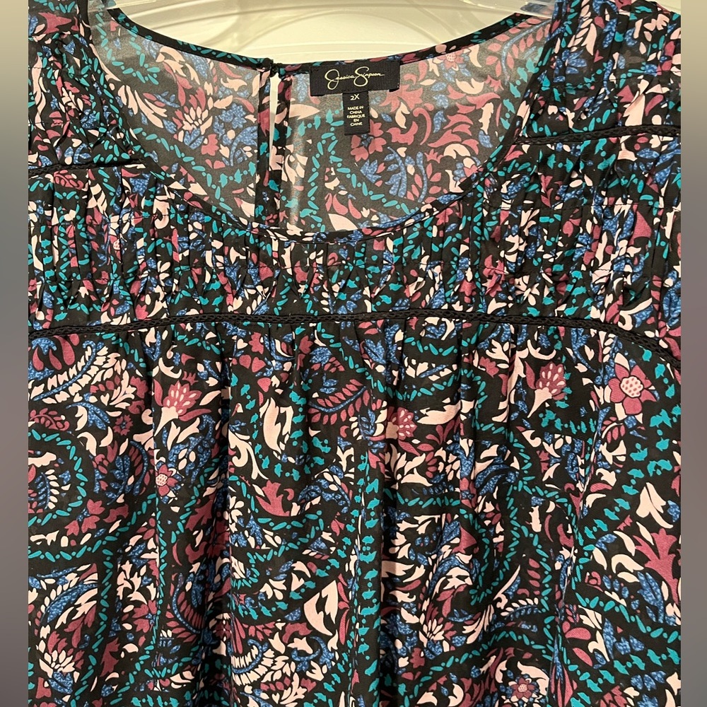 Jessica Simpson Flowy Patterned Top - Picture 3 of 6